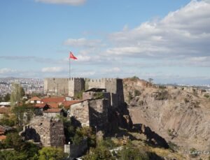 Ankara Kalesi’nin Manevi Bekçisi: Akkale ve Sırrıyla “Ali Taşı”