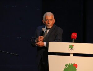 Alevi-Bektaşi Anma Törenlerinde “Siyaset” Tepkisi: “Erenlerin Gölgesine Siyaset Düşmesin”